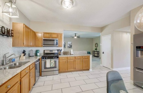 Flower Mound Casa | Melody Home near Grapevine, DFW Airport w backyard