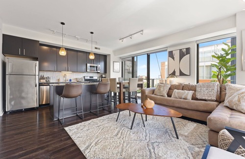 Evanston Condominio | "Melody of Evanston" 3BD, 2BA UrbanLux Condo