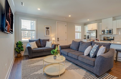 Melrose Casa | Melrose Bouquet - 4 Condos 1 Booking