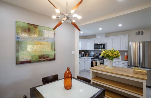 Bel Air Casa | Melrose Gem.