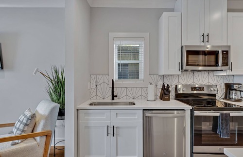 Historic Waverly Casa | Melrose Mezzo - 5 mins to Broadway - Rooftop