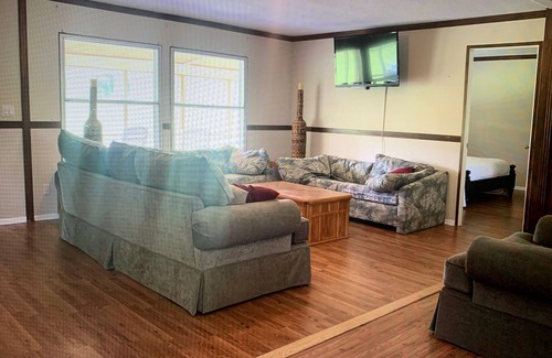 Folkston Casa | Melrose, Montana Mountain Cabin on 160 acres
