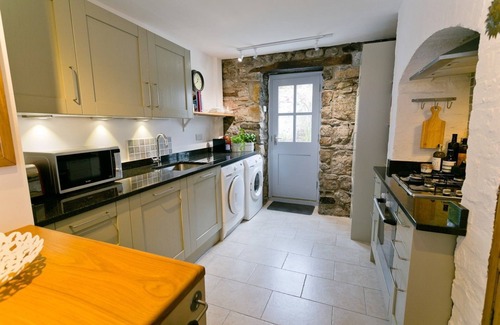 Beaumaris Apartamento | Melvin Cottage - a coastal that sleeps 5 guests in 3 bedrooms