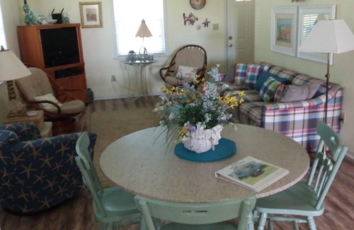 Port Lavaca Casa | Mema's Beach Cottage