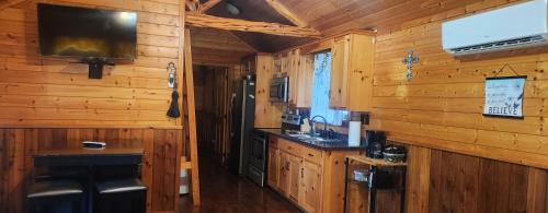 Pipe Creek Casa | MeMaws Country Cabin