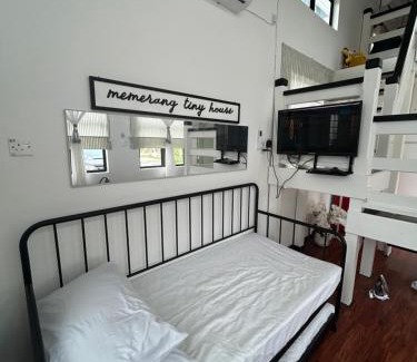 Setiu Casa | Memerang Tiny House & Pool near Merang Jetty