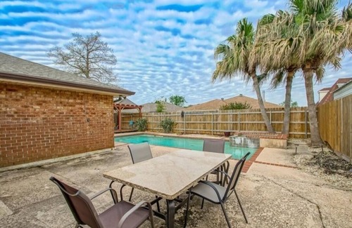 Kenner Casa | Memorable 5 Bedroom luxurious house.