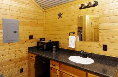 Pipe Creek Casa | Memorable Family Vacations in this Charming Log Cabin Rental in Texas State