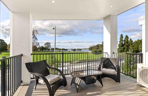 Tauranga Casa | Memorial View - Tauranga Holiday Home