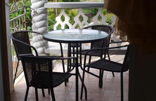 Buccoo Apartamento | Memories Cottage and Apartments
