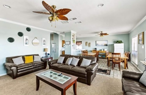 Surfside Beach Casa | Gran casa frente al mar. Ideal para reuniones familiares y reuniones