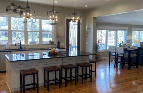 Mooresville Casa | Memory Maker| Lakefront |2 Main Level Master Suites | Family Friendly | Pets