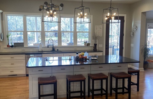 Mooresville Casa | Memory Maker| Lakefront |2 Main Level Master Suites | Family Friendly | Pets