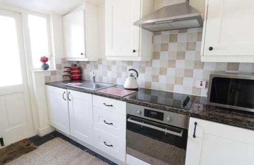 Brynsiencyn Casa | Menai Cottage