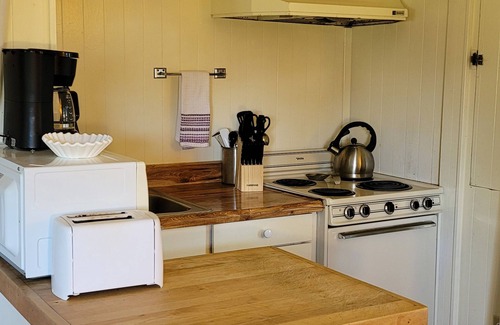 Mendocino Apartamento | Mendocino Garden Studio #1, Full kitchen