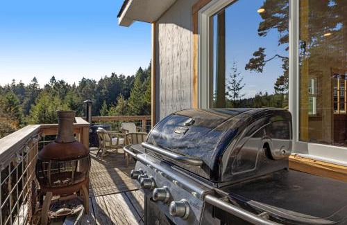 Little River Casa | Mendocino Redwood Retreat - Sunrise Cottage