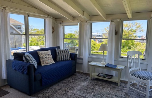 Chilmark Cabaña | Menemsha Village - Davis Cottage
