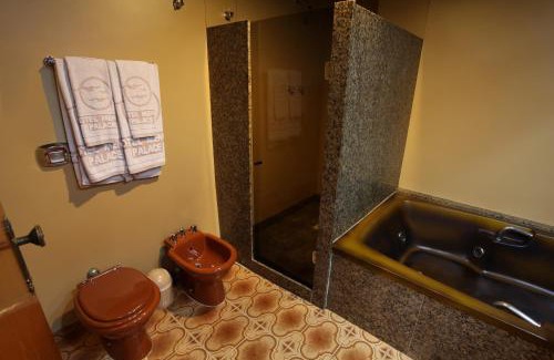 Gloria Hotel | Mengo Palace Hotel