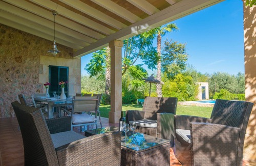 Alcudia Villa | MERCADER - Preciosa villa, con piscina privada y rodeada de naturaleza, a las afueras de A