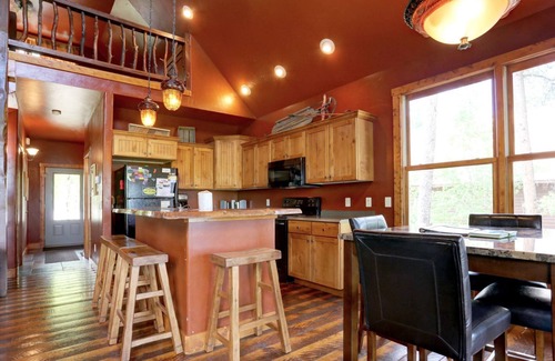 Lead Cabina | Mercantile Cabin | 4 Bed, 2 Bath