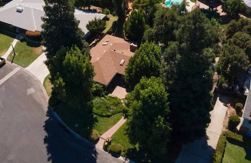 Merced Casa | "Merced Manor: Luxurious 6BR Home for Ultimate Comfort and Convenience"