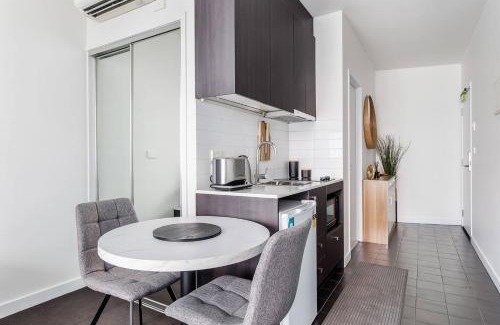 Melbourne Central Business District Apartamento | Mercura - Modern CBD Escape by Queen Victoria Market