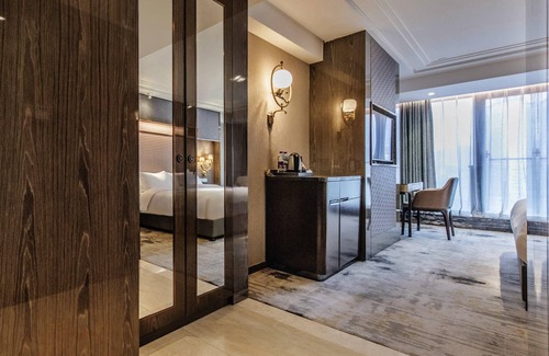 Yuzhong Hotel | Mercure Chongqing Downtown