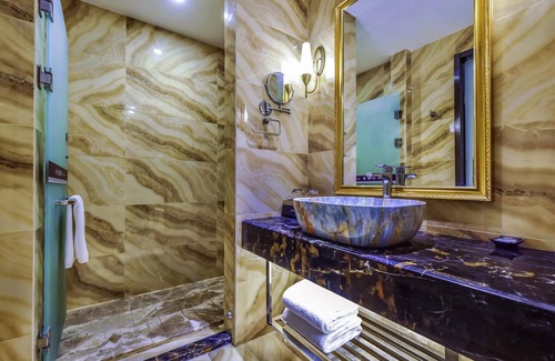 Yuzhong Hotel | Mercure Chongqing Downtown