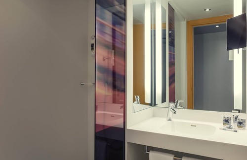 Republique–Point-du-Jour Hotel | Mercure Paris Boulogne