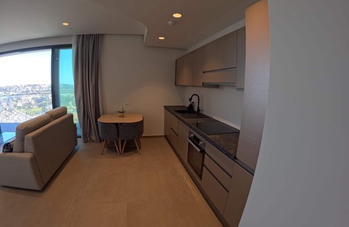 St. Julian's Apartamento | Mercury Tower suite in heart of the city