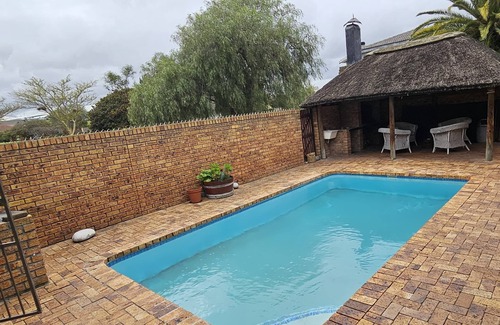 Belville Apartamento | Mercy's Getaway Place'. Luxury Accommodation.