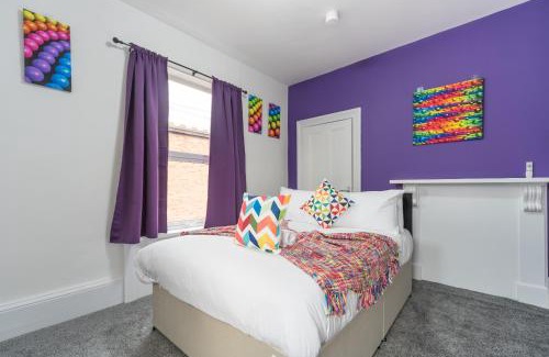 Hull Casa | Mercy Way 4 Bedroom-6 Beds-Central Hull-Sleeps 8