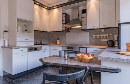 Hopfgarten Markt Apartamento | Merged apartment at only 1.3 km to the ski lift