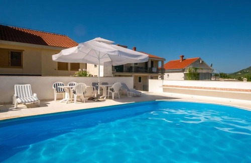 Stankovici Apartamento | Meridiana by Interhome