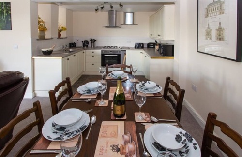Llandovery Casa | Merlin Cottages: 4 * Merlin Granero, Sala de juegos, actividades al aire libre cercanas