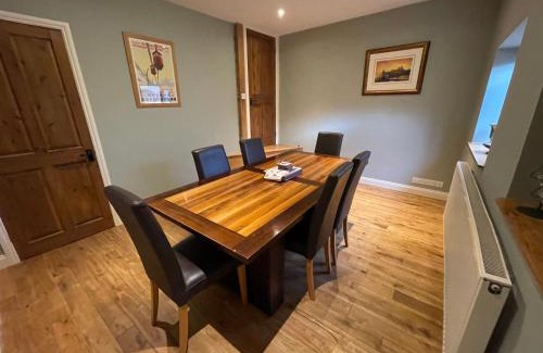 Rhosllanerchrugog Casa | Merlin House