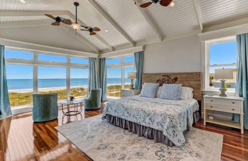 American Beach Casa | Mermaid Castle - Oceanfront Luxury Beach House - Rooftop Deck