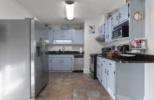 Ocean Springs Casa | Mermaid Dreams: Spacious 3 bedroom - three bath w/ pool in golf cart district!!