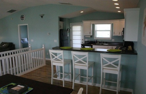 Holden Beach Casa | Hermosas vistas del canal, piscina privada, gran escapada familiar! ¡Wi-Fi gratis!