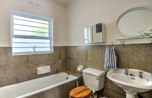 Simon's Town Casa | Mermaid Rock Cottage