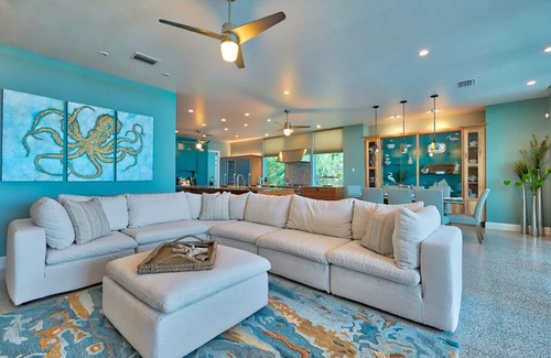 Indian Rocks Beach Casa | ¡CASA DE PLAYA DE 5 DORMITORIOS FRENTE AL GOLFO DE LA SIRENA CON PISCINA!