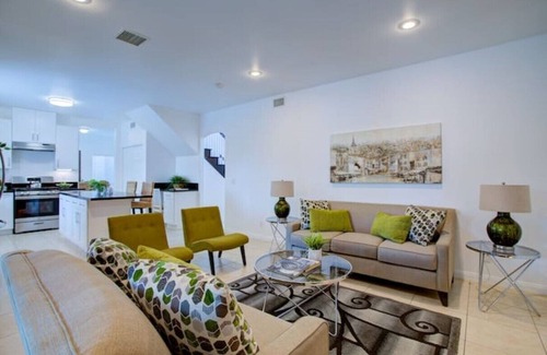 Hawthorne Casa | MermaidsCoveLA- A hidden oasis in Los Angeles