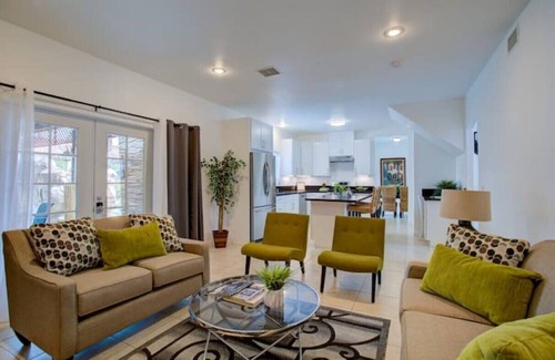 Hawthorne Casa | MermaidsCoveLA- A hidden oasis in Los Angeles