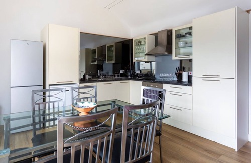 Newtownards Casa | Merok Mill House, Luxury accommodation for 4 persons. 2 x king or 1 King + 2 sng