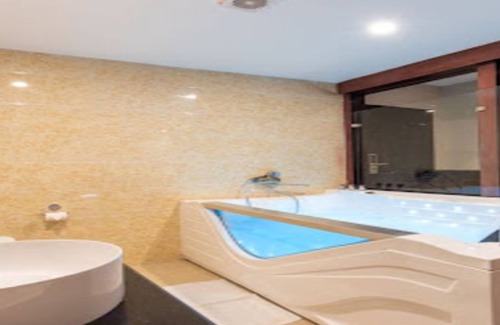 Burhanilkantha Hotel | MeroStay 002 Hotel Pabera