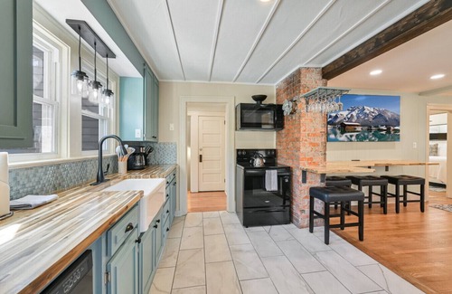 Claxton Community Apartamento | Merrimon Manor Historic Remodel
