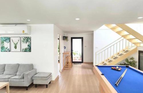 Saen Suk Casa | Merry house บ้านพักริมหาดบางแสน