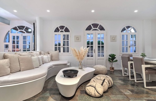 Naousa Casa | Mersina Exclusive