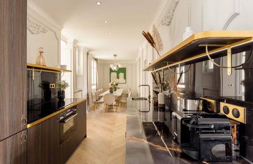 Faubourg-du-Roule Apartamento | Merveil Signature Suite Hoche - Eiffel Tower view