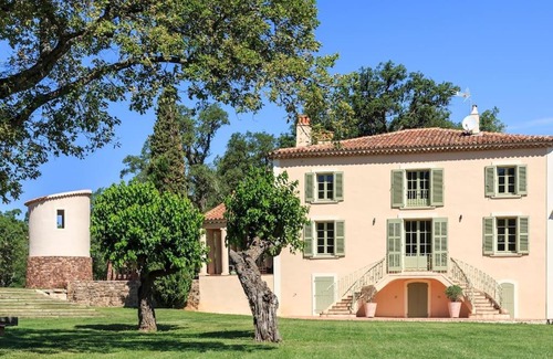Gonfaron Casa | Merveilleuse Bastide Éco-responsable Château Réal d'Or